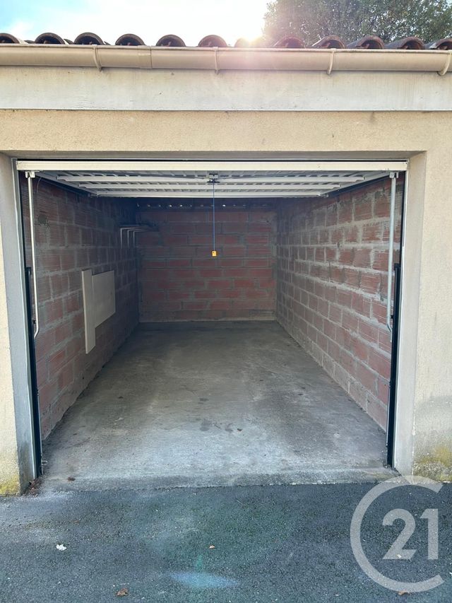 parking à louer - 16.25 m2 - EYSINES - 33 - AQUITAINE - Century 21 Kadima