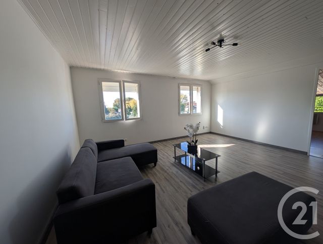 Afficher la photo en grand Appartement T3 à louer - 3 pièces - 75.63 m2 - LE TAILLAN MEDOC - 33 - AQUITAINE - Century 21 Kadima