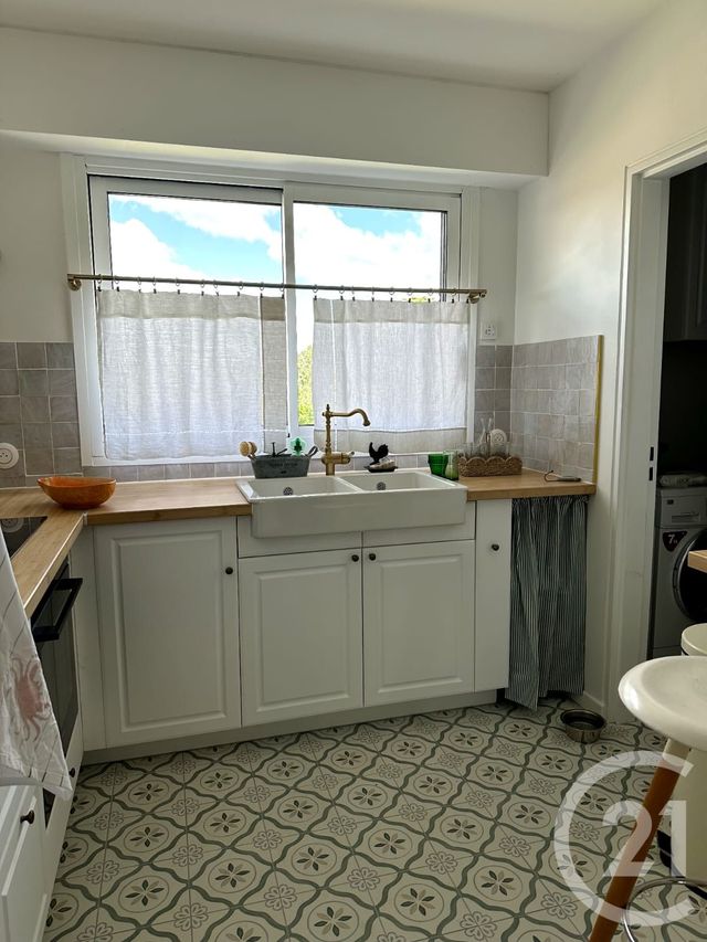 Appartement T4 à louer - 4 pièces - 102.84 m2 - BORDEAUX - 33 - AQUITAINE - Century 21 Kadima