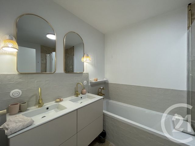 Appartement T4 à louer - 4 pièces - 102.84 m2 - BORDEAUX - 33 - AQUITAINE - Century 21 Kadima