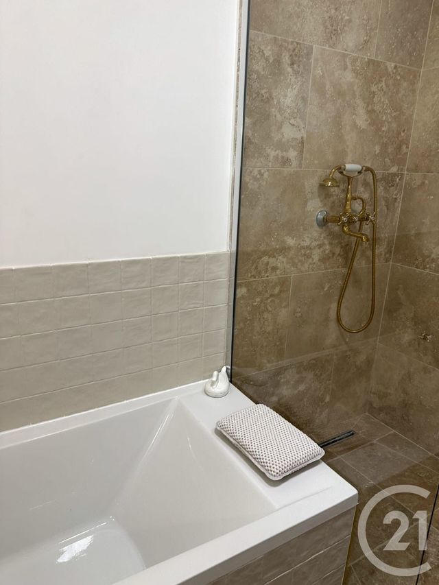 Appartement T4 à louer - 4 pièces - 102.84 m2 - BORDEAUX - 33 - AQUITAINE - Century 21 Kadima