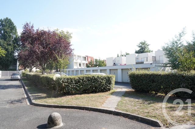 Afficher la photo en grand Appartement T3 à louer - 3 pièces - 51.43 m2 - BORDEAUX - 33 - AQUITAINE - Century 21 Kadima