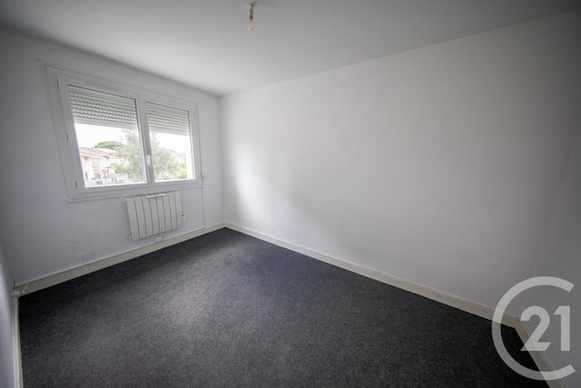 Afficher la photo en grand Appartement T5 à louer - 5 pièces - 88.79 m2 - ST MEDARD EN JALLES - 33 - AQUITAINE - Century 21 Kadima