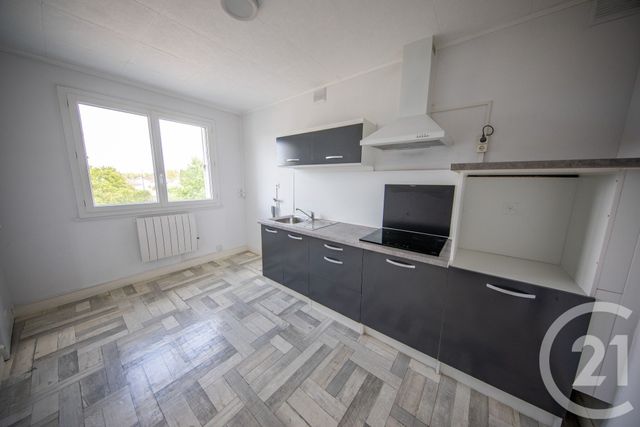 Afficher la photo en grand Appartement T5 à louer - 5 pièces - 88.79 m2 - ST MEDARD EN JALLES - 33 - AQUITAINE - Century 21 Kadima