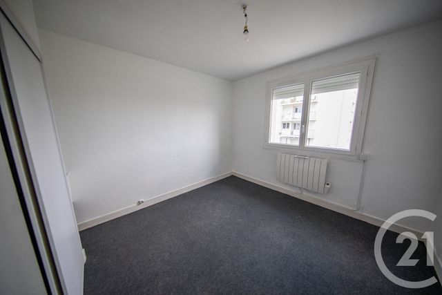 Afficher la photo en grand Appartement T5 à louer - 5 pièces - 88.79 m2 - ST MEDARD EN JALLES - 33 - AQUITAINE - Century 21 Kadima