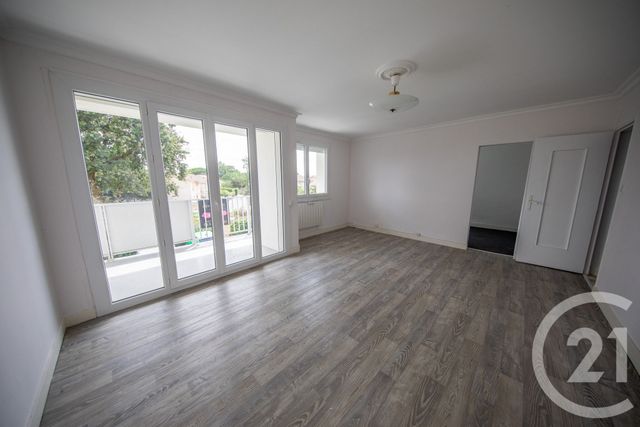 Afficher la photo en grand Appartement T5 à louer - 5 pièces - 88.79 m2 - ST MEDARD EN JALLES - 33 - AQUITAINE - Century 21 Kadima