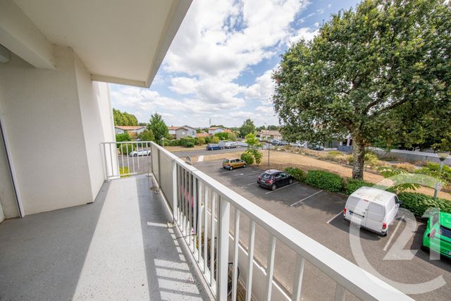 Afficher la photo en grand Appartement T5 à louer - 5 pièces - 88.79 m2 - ST MEDARD EN JALLES - 33 - AQUITAINE - Century 21 Kadima