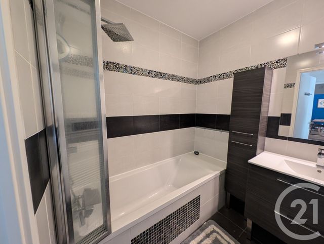 Afficher la photo en grand Appartement T3 à louer - 3 pièces - 65.89 m2 - BORDEAUX - 33 - AQUITAINE - Century 21 Kadima