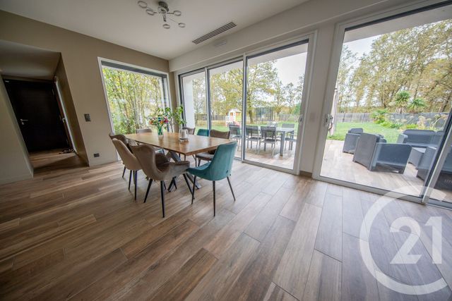 maison à louer - 5 pièces - 185.96 m2 - SALAUNES - 33 - AQUITAINE - Century 21 Kadima