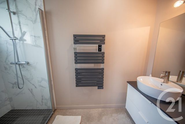 maison à louer - 5 pièces - 185.96 m2 - SALAUNES - 33 - AQUITAINE - Century 21 Kadima