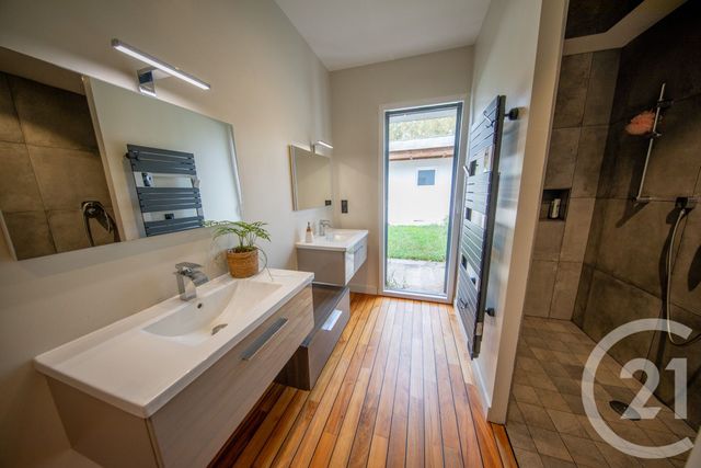 maison à louer - 5 pièces - 185.96 m2 - SALAUNES - 33 - AQUITAINE - Century 21 Kadima