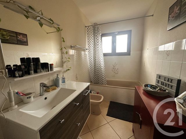 maison à louer - 4 pièces - 98.67 m2 - ST MEDARD EN JALLES - 33 - AQUITAINE - Century 21 Kadima