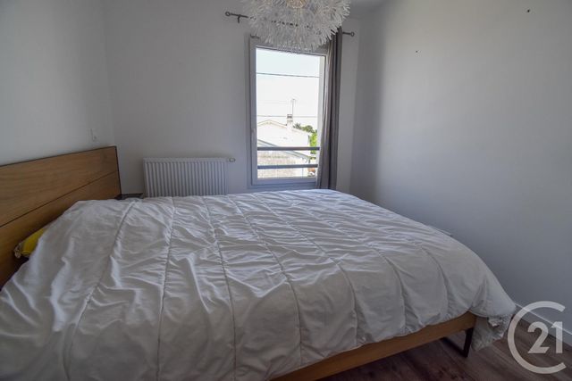 maison à louer - 5 pièces - 106.15 m2 - ST MEDARD EN JALLES - 33 - AQUITAINE - Century 21 Kadima