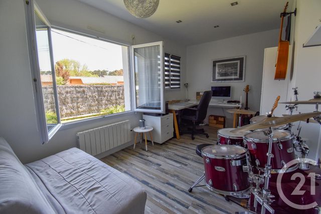 maison à louer - 8 pièces - 168.84 m2 - ST AUBIN DE MEDOC - 33 - AQUITAINE - Century 21 Kadima