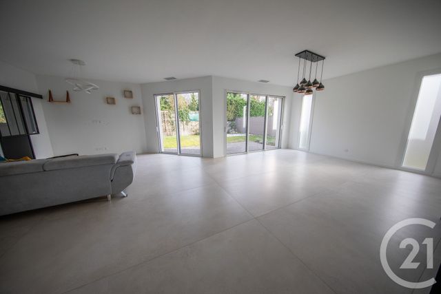 maison à louer - 5 pièces - 135.01 m2 - ST MEDARD EN JALLES - 33 - AQUITAINE - Century 21 Kadima