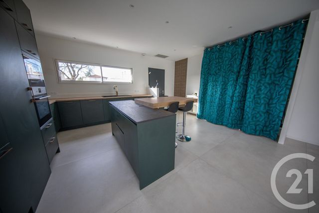 maison à louer - 5 pièces - 135.01 m2 - ST MEDARD EN JALLES - 33 - AQUITAINE - Century 21 Kadima