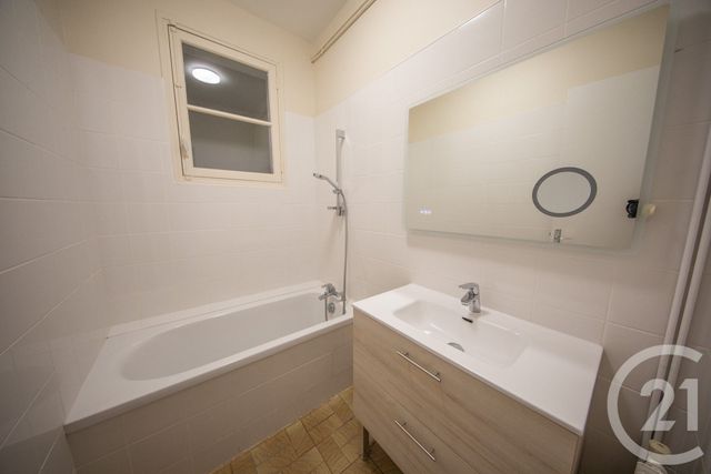 maison à louer - 4 pièces - 89.35 m2 - ST MEDARD EN JALLES - 33 - AQUITAINE - Century 21 Kadima