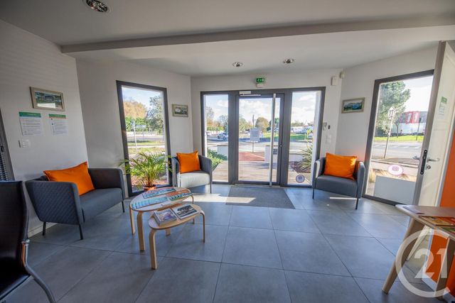 commerce à louer - 144.18 m2 - ST MEDARD EN JALLES - 33 - AQUITAINE - Century 21 Kadima