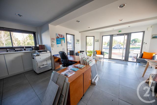 commerce à louer - 144.18 m2 - ST MEDARD EN JALLES - 33 - AQUITAINE - Century 21 Kadima