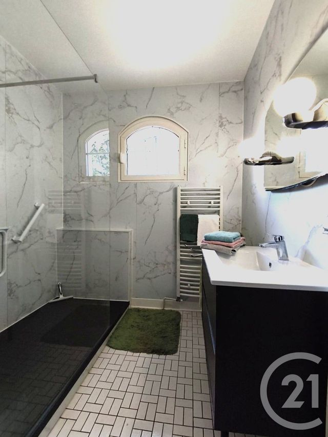 maison à louer - 5 pièces - 104.08 m2 - MARTIGNAS SUR JALLE - 33 - AQUITAINE - Century 21 Kadima