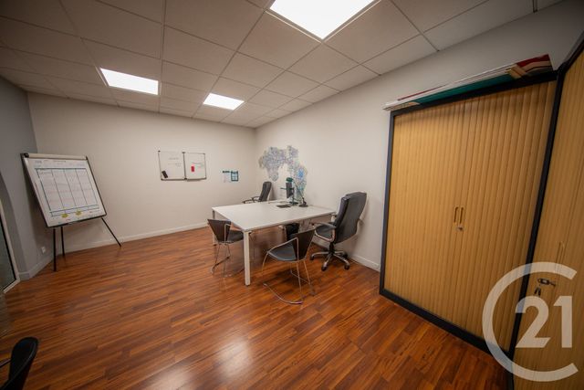 commerce à louer - 102.76 m2 - ST MEDARD EN JALLES - 33 - AQUITAINE - Century 21 Kadima