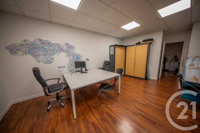 commerce à louer - 102.76 m2 - ST MEDARD EN JALLES - 33 - AQUITAINE - Century 21 Kadima