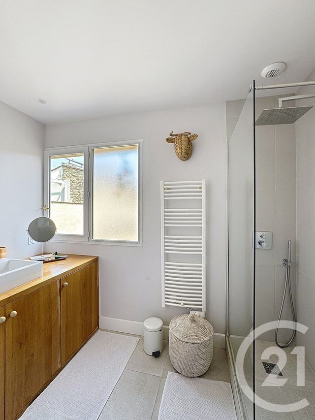 Appartement T3 à louer - 3 pièces - 75.97 m2 - BORDEAUX - 33 - AQUITAINE - Century 21 Kadima