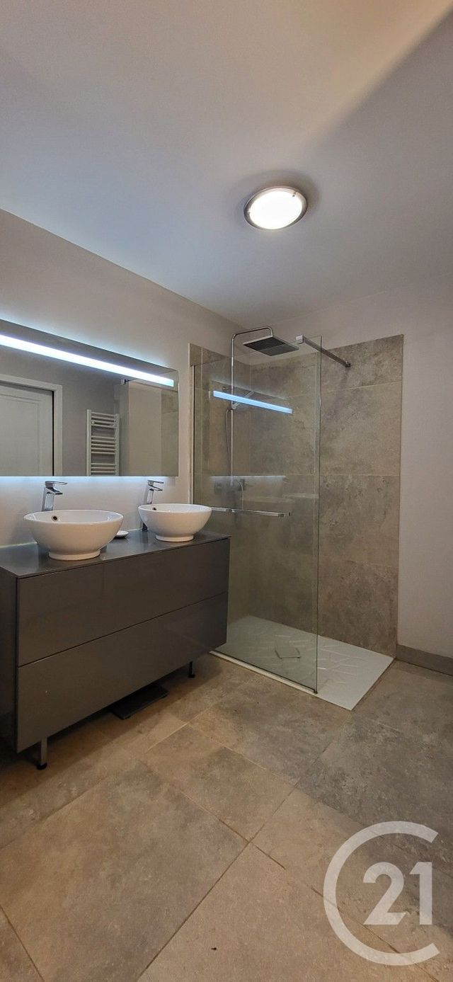 maison à louer - 5 pièces - 115.91 m2 - ST MEDARD EN JALLES - 33 - AQUITAINE - Century 21 Kadima