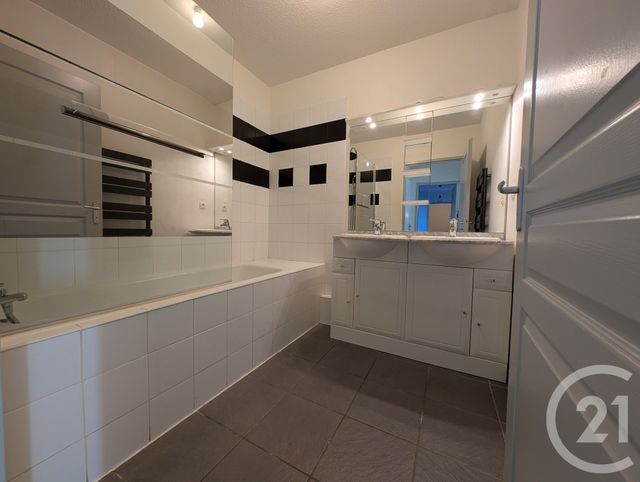 Appartement T3 à louer - 3 pièces - 66.42 m2 - CENON - 33 - AQUITAINE - Century 21 Kadima