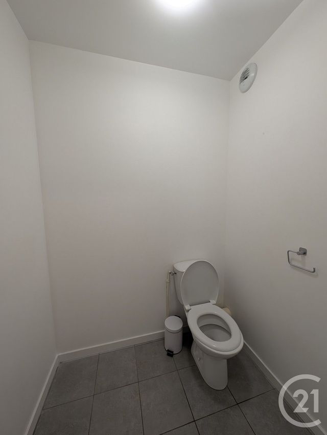 Appartement T2 à louer - 2 pièces - 46.68 m2 - PESSAC - 33 - AQUITAINE - Century 21 Kadima