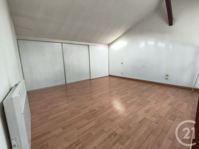 Appartement T1 à louer - 1 pièce - 30.1 m2 - LE TAILLAN MEDOC - 33 - AQUITAINE - Century 21 Kadima