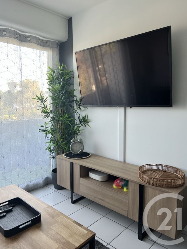 Appartement Chambre à louer - 1 pièce - 10.0 m2 - PESSAC - 33 - AQUITAINE - Century 21 Kadima