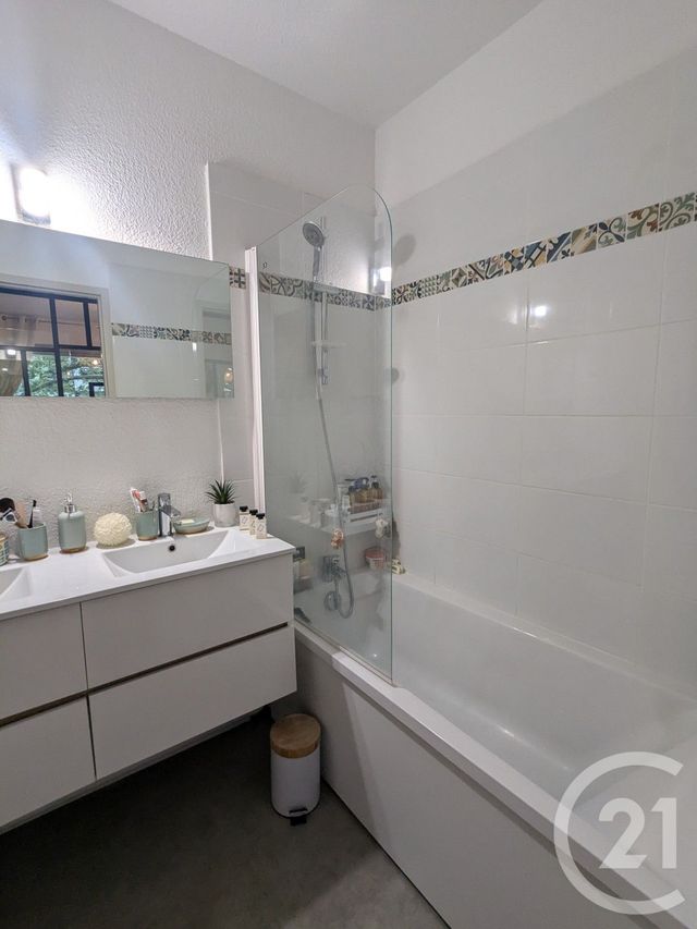 Appartement T3 à louer - 3 pièces - 62.07 m2 - MERIGNAC - 33 - AQUITAINE - Century 21 Kadima