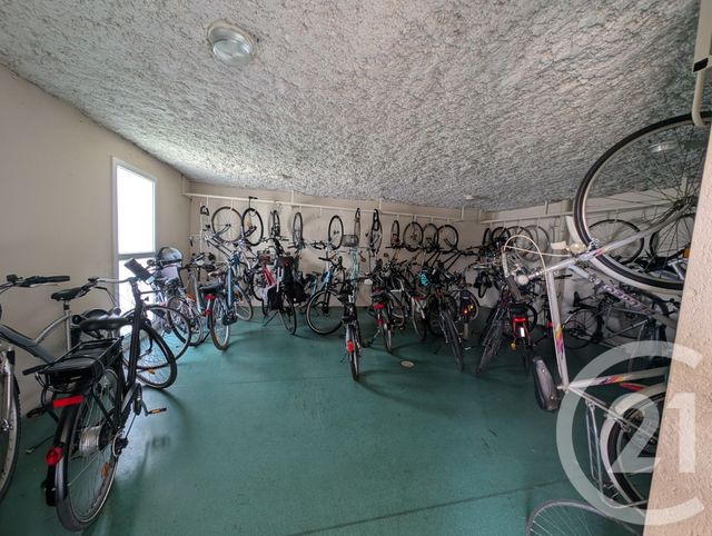 Appartement T3 à louer - 3 pièces - 64.75 m2 - BORDEAUX - 33 - AQUITAINE - Century 21 Kadima