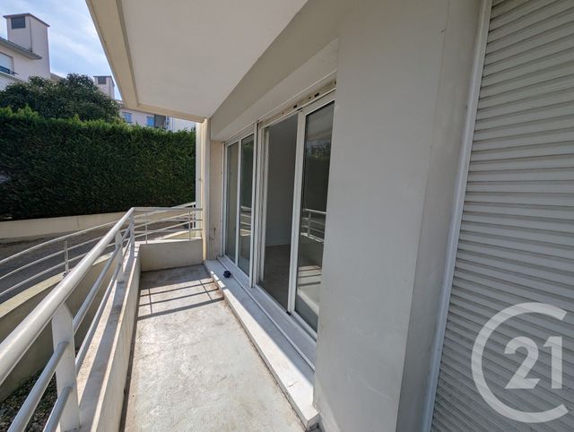 Appartement T3 à louer - 3 pièces - 64.75 m2 - BORDEAUX - 33 - AQUITAINE - Century 21 Kadima