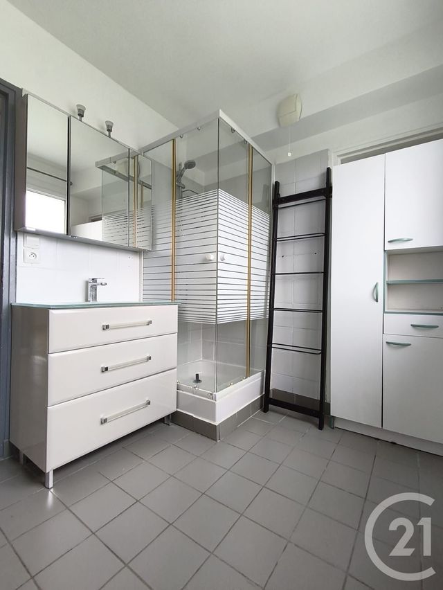 Appartement F4 à louer - 4 pièces - 72.1 m2 - ST MEDARD EN JALLES - 33 - AQUITAINE - Century 21 Kadima