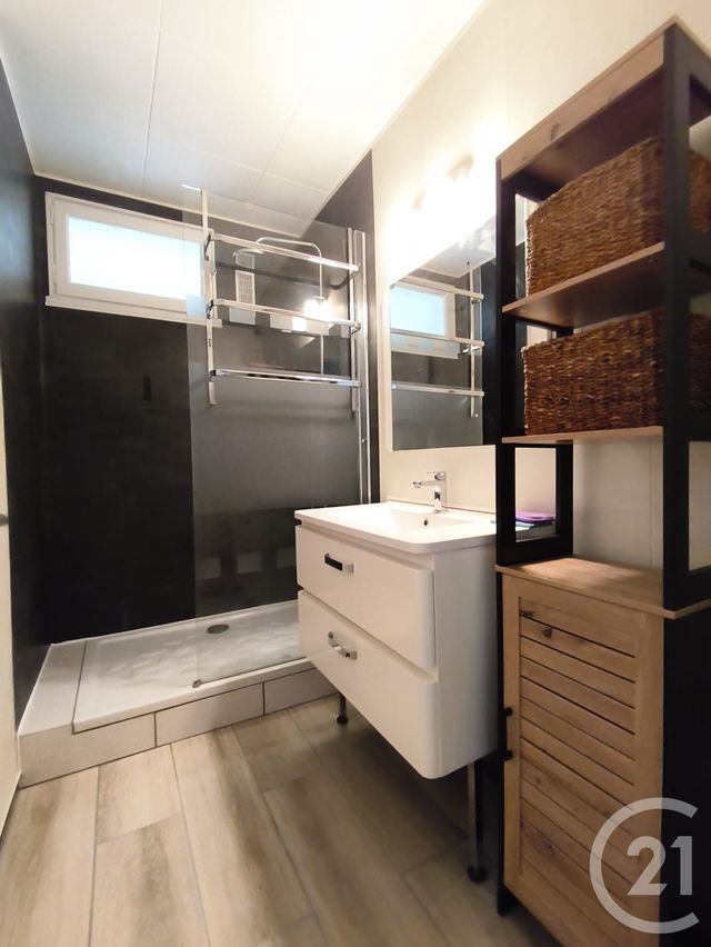 Appartement T3 à louer - 3 pièces - 54.61 m2 - PESSAC - 33 - AQUITAINE - Century 21 Kadima