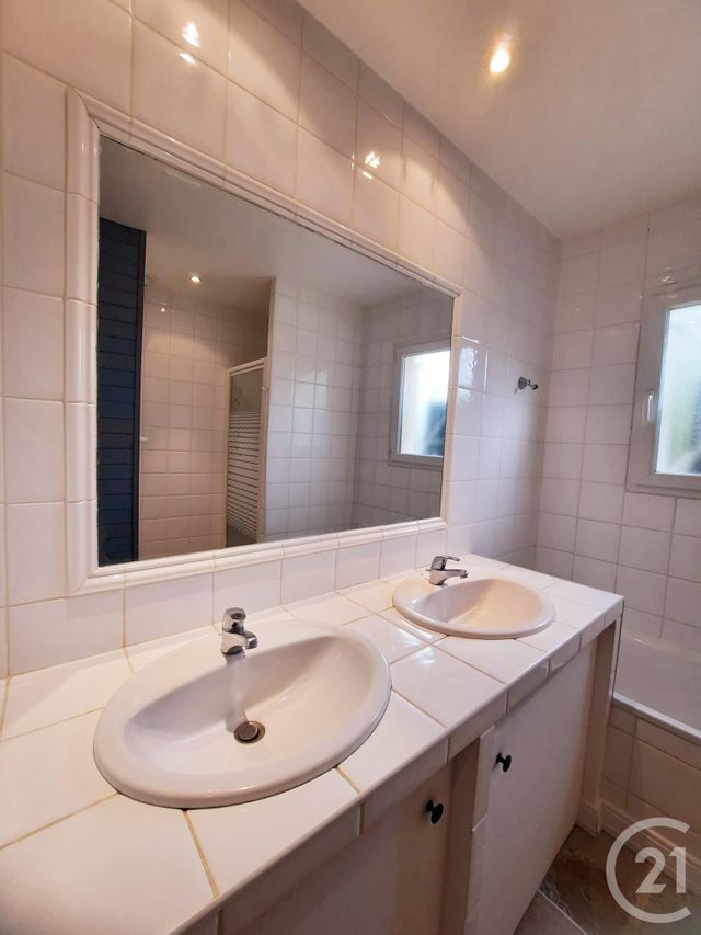 maison à louer - 5 pièces - 103.26 m2 - LE TAILLAN MEDOC - 33 - AQUITAINE - Century 21 Kadima