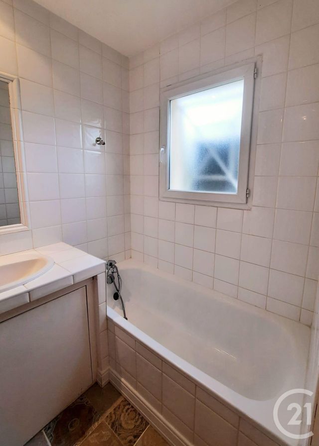 maison à louer - 5 pièces - 103.26 m2 - LE TAILLAN MEDOC - 33 - AQUITAINE - Century 21 Kadima