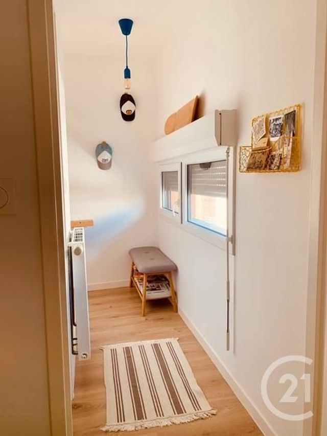 Appartement Duplex à louer - 2 pièces - 44.2 m2 - LE TAILLAN MEDOC - 33 - AQUITAINE - Century 21 Kadima