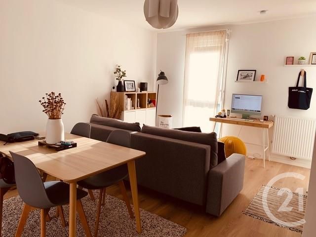 Appartement Duplex à louer - 2 pièces - 44.2 m2 - LE TAILLAN MEDOC - 33 - AQUITAINE - Century 21 Kadima