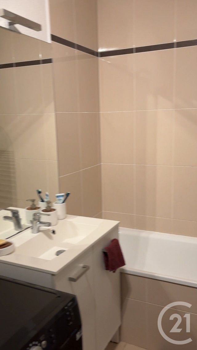 Appartement T2 à louer - 2 pièces - 42.7 m2 - EYSINES - 33 - AQUITAINE - Century 21 Kadima