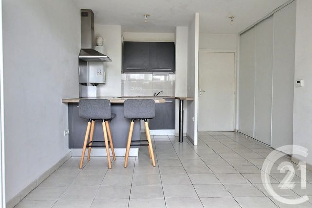 Appartement T2 à louer - 2 pièces - 38.97 m2 - PESSAC - 33 - AQUITAINE - Century 21 Kadima