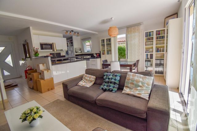 maison à louer - 4 pièces - 83.68 m2 - ST MEDARD EN JALLES - 33 - AQUITAINE - Century 21 Kadima