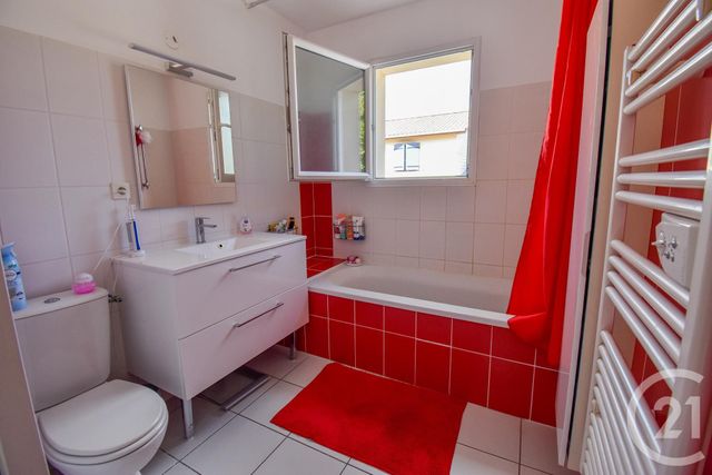 maison à louer - 4 pièces - 83.68 m2 - ST MEDARD EN JALLES - 33 - AQUITAINE - Century 21 Kadima
