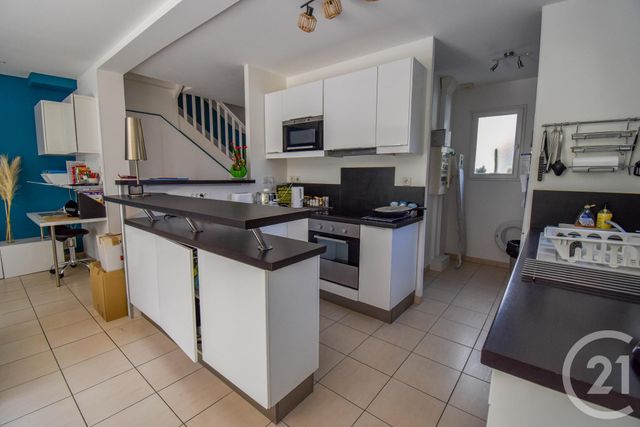 maison à louer - 4 pièces - 83.68 m2 - ST MEDARD EN JALLES - 33 - AQUITAINE - Century 21 Kadima