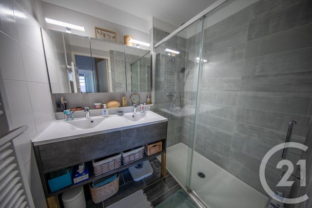 maison à louer - 5 pièces - 101.9 m2 - ST MEDARD EN JALLES - 33 - AQUITAINE - Century 21 Kadima