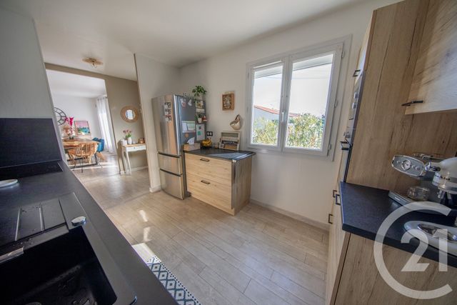 maison à louer - 5 pièces - 101.9 m2 - ST MEDARD EN JALLES - 33 - AQUITAINE - Century 21 Kadima