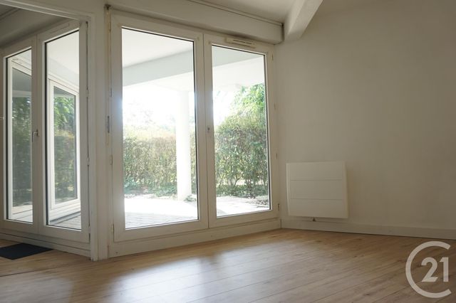 Appartement T3 à louer - 3 pièces - 51.43 m2 - BORDEAUX - 33 - AQUITAINE - Century 21 Kadima