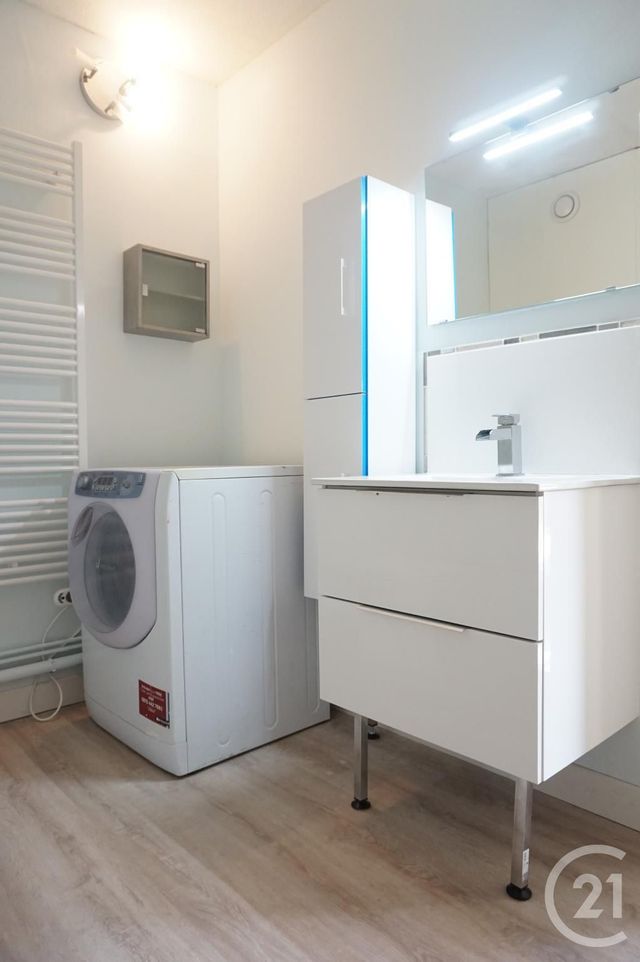 Appartement T3 à louer - 3 pièces - 51.43 m2 - BORDEAUX - 33 - AQUITAINE - Century 21 Kadima